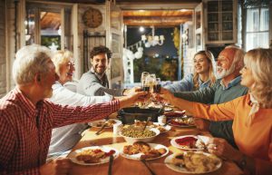 família reunida na ceia de natal