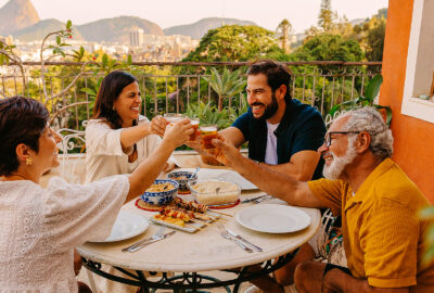 Dia Internacional da Cerveja: 5 dicas para harmonizar cerveja e churrasco no Dia dos Pais